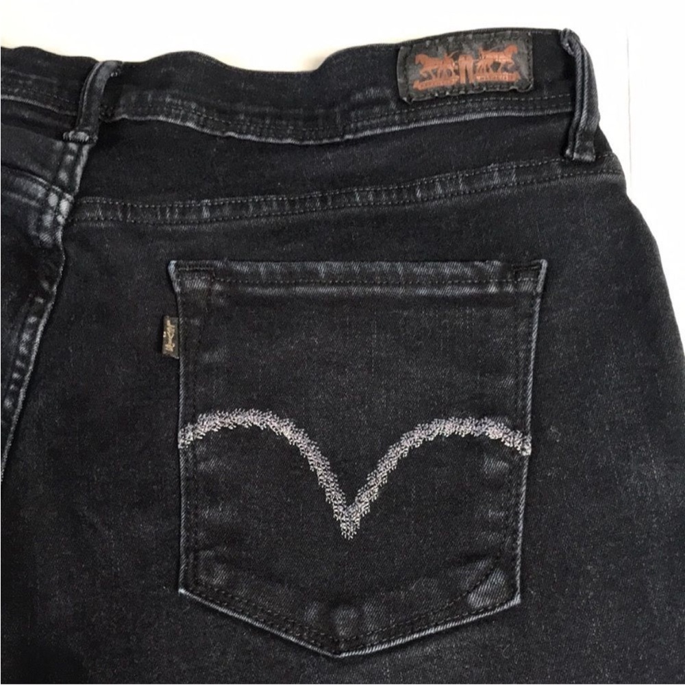 Levi's Black Denim Jeans with Iconic Patch